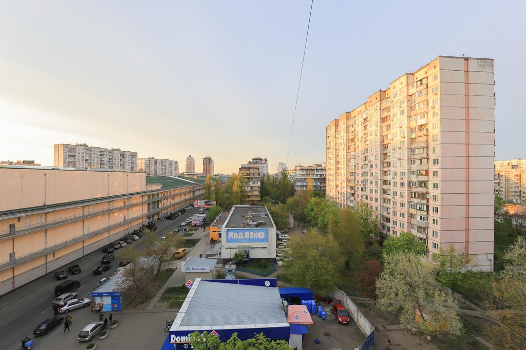 Apartment On Obolonskiy Prospect 12 Kiev Ngoại thất bức ảnh