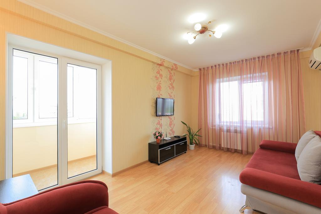 Apartment On Obolonskiy Prospect 12 Kiev Ngoại thất bức ảnh