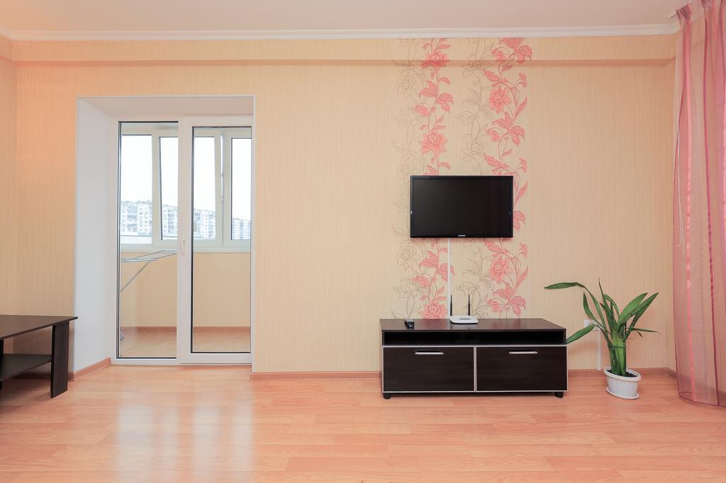 Apartment On Obolonskiy Prospect 12 Kiev Ngoại thất bức ảnh