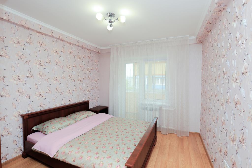 Apartment On Obolonskiy Prospect 12 Kiev Ngoại thất bức ảnh