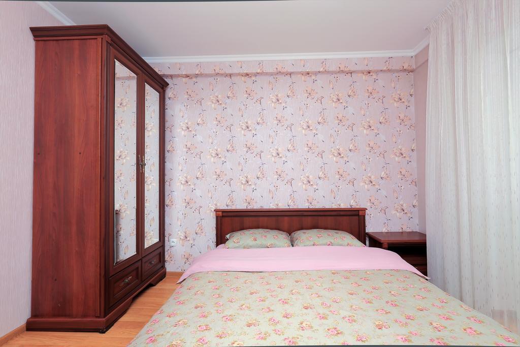 Apartment On Obolonskiy Prospect 12 Kiev Ngoại thất bức ảnh